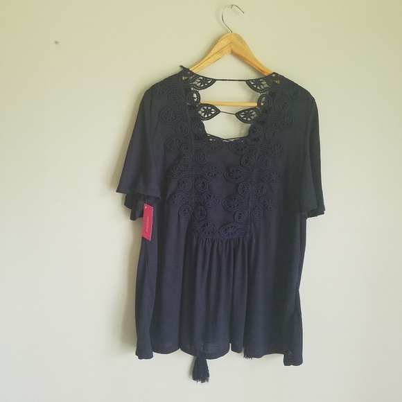 NWT Xhilaration Lacey-Back Blouse - Picture 3 of 6